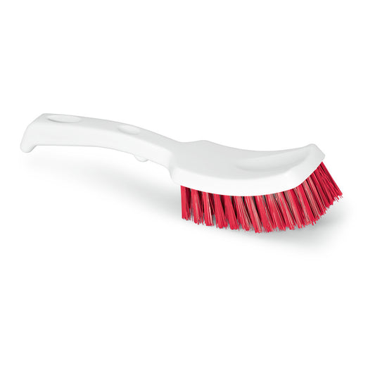 Die Nölle Profi Brush HACCP Stielbürste kurz (25 cm) mit 0,5 mm harten Borsten in rot von Nölle Profi Brush Bürsten- & Pinseltechnik e.K. ist eine weiße Kunststoff-Reinigungsbürste mit gebogenem Griff, ideal für hygienische Anwendungen. Abgebildet auf weiß.