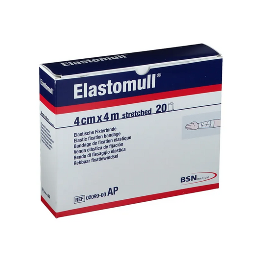 Ausgestellt ist eine Schachtel mit elastischer Fixierbinde BSN Elastomull® der BSN Medical GmbH, bekannt für ihren hohen Baumwollanteil und ihre gute Hautverträglichkeit. Auf der Verpackung sind die Maße der Binde gedehnt 4 cm x 4 m angegeben, mit 20 Stück im Inneren.