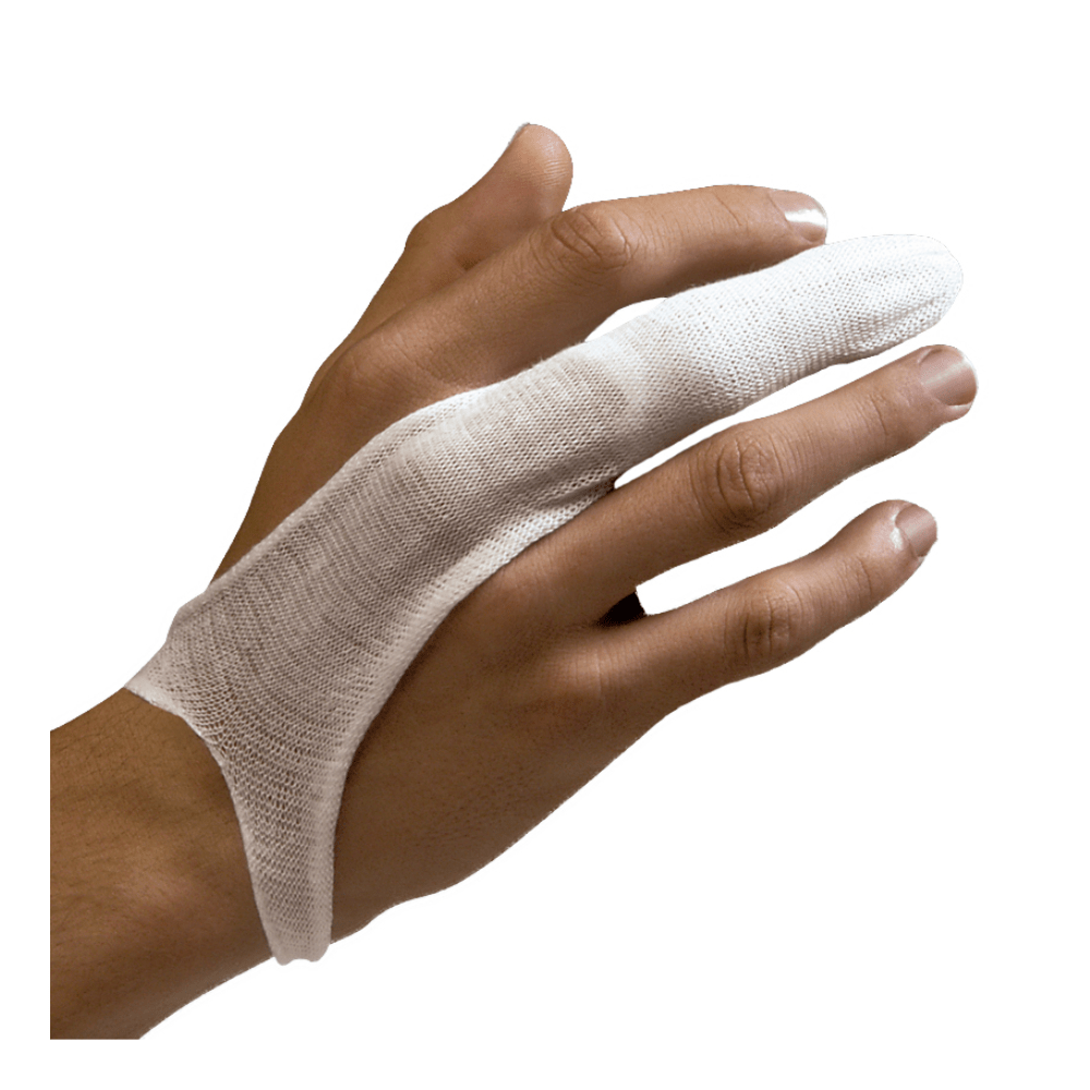 En hånd med elastiske fingerbeskyttere fra Holthaus, der dækker pegefingeren og strækker sig helt op til tommelfingerroden, fra Holthaus Medical GmbH & Co. KG. Den åndbare, elastiske bandage holder pegefingeren på plads. Baggrunden er ensfarvet hvid.