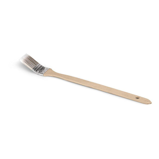 Der Nölle Profi Brush Prestige Heizkörperpinsel von Nölle Profi Brush Bürsten- & Pinseltechnik e.K. verfügt über einen langen Holzstiel und hochwertige, abgewinkelte Synthetikborsten. Die rostfreie Zwinge sichert die Borsten, und der Stiel verfügt über ein praktisches Aufhängeloch – perfekt für präzise Malarbeiten.