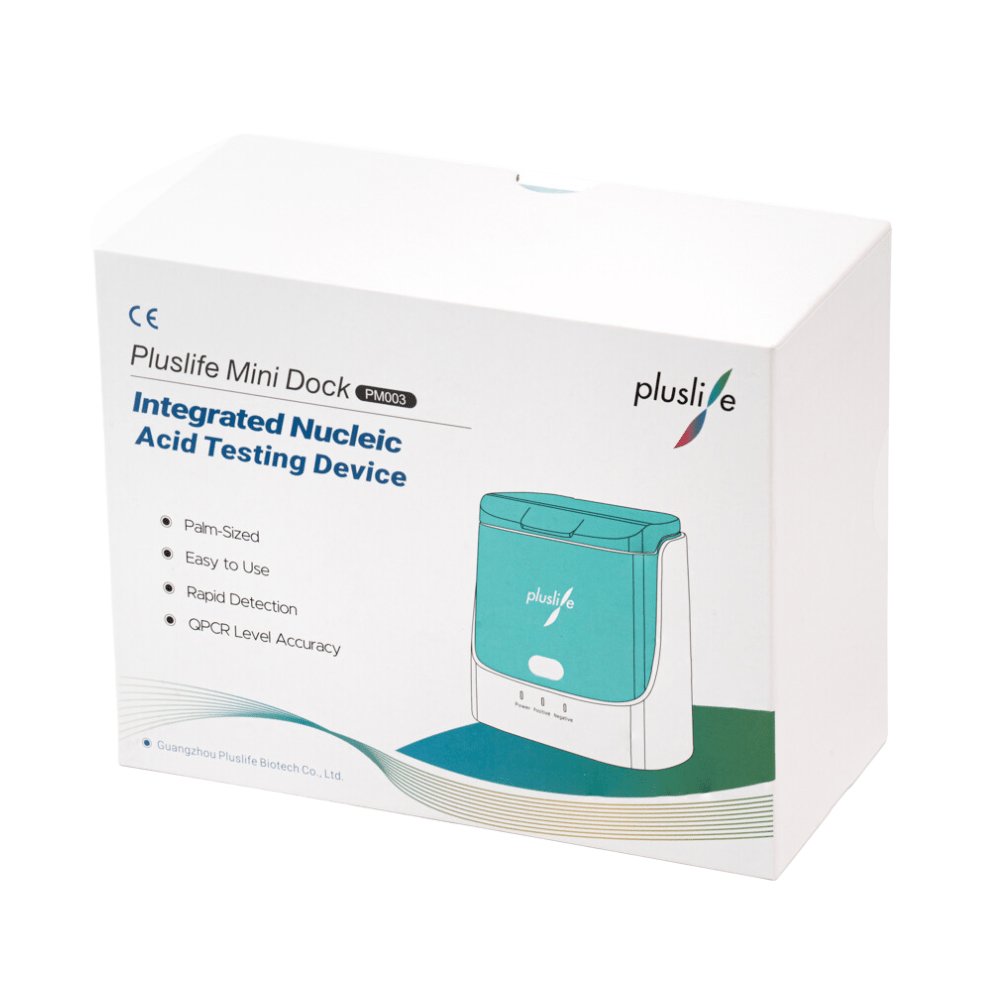 Billedet viser en hvid kasse til Pluslife Integrated Nucleic Acid Testing Device (veterinærversion). Den kompakte størrelse, det brugervenlige design og den hurtige påvisning med QPCR-nøjagtighed fremhæves, hvilket gør den ideel til brug inden for veterinærmedicin og som PCR-testapparat til kæledyr.