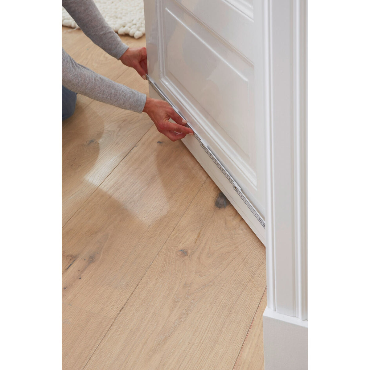 tesa INSULATION Türbodendoppeldichtung, 0,95 m x 25 mm – Anwendung