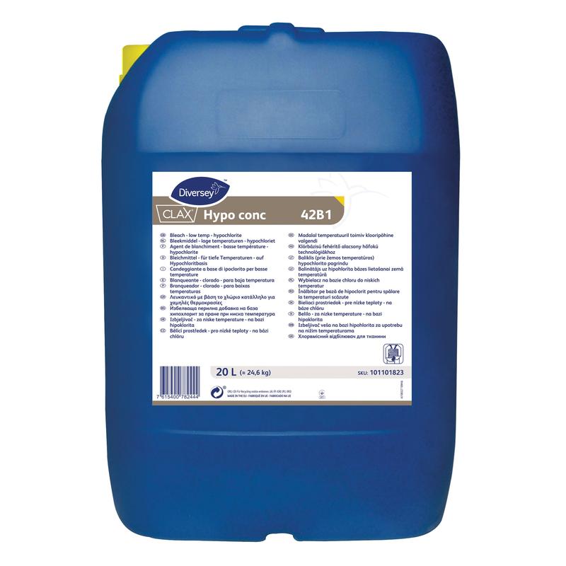 En blå 20-liters dunk Clax Hypo conc 42B1 fra Diversey Deutschland, et flydende blegemiddel baseret på natriumhypoklorit, med en stor hvid, flersproget etiket og et gult låg. Ideel til erhvervsvaskerier.