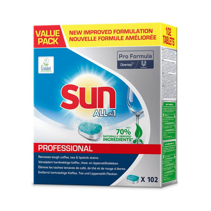 En pakke Sun Professional All in 1 Tabs til opvaskemaskinen fra Diversey Deutschland GmbH & Co. OHG indeholder 102 tabletter, består af 70 % naturlige ingredienser og har en forbedret formel, hvilket alt sammen er tydeligt angivet på emballagen.