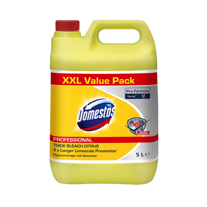 Ein 5-Liter-Kanister aus gelbem Kunststoff mit der Aufschrift „DOMESTOS Professional 5 L Kanister, Hygienereiniger mit Aktivchlor“ der Diversey Deutschland GmbH & Co. OHG, mit rotem Deckel und Produktbranding auf der Vorderseite.