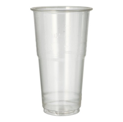 Den PAPSTAR kolddrikbæger PLA "pure" glasklar med skumkant (0,5 l) fra PAPSTAR GmbH står oprejst på hvid baggrund, er let tilspidset og har en rullet kant - et miljøvenligt valg til dine drikkevarer.