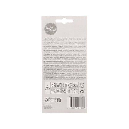 Bagsiden af PAPSTAR fødselsdagslys 6 cm pakning (24 stykker) fra PAPSTAR GmbH viser trykte instruktioner, advarsler, sikkerhedssymboler i sort, en stregkode nederst til højre og et "Party feeling!!"-logo øverst til venstre. Indeholder farvede lys med holder.