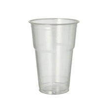 Der PAPSTAR 70 Kaltgetränkebecher aus PLA "pure" von PAPSTAR GmbH steht glasklar und umweltfreundlich aufrecht auf weißem Hintergrund - ideal für erfrischende Getränke.