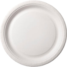 Ein weißer, runder Pappteller (Teller ø 22 cm) der Duni GmbH mit leicht erhöhtem Rand und strukturiertem Rand, von oben auf weißem Hintergrund fotografiert. Packung: 100 Stück.