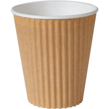 Der Duni GmbH Triple Wall Thermobecher 350 ml in braunem PAP/PLA, hier mit weißem Innenleben auf unifarbenem Hintergrund, bietet eine umweltfreundliche Art, Getränke zu genießen; erhältlich in Packungen mit 30 Stück.