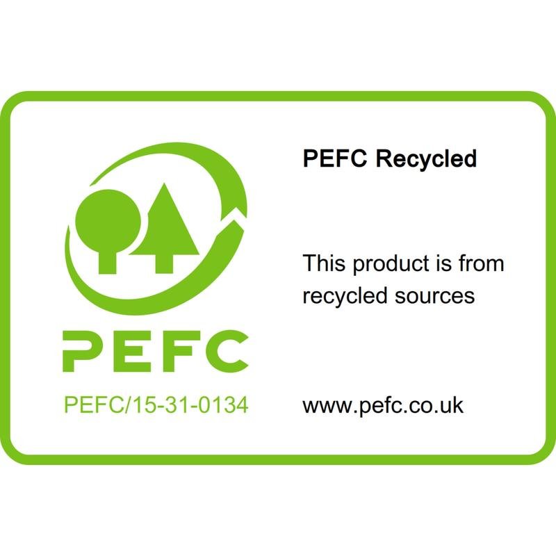 Et PEFC genbrugsmærkat med påskriften "Dette produkt stammer fra genbrugskilder" med PEFC-logoet, certifikatnummeret. PEFC/15-31-0134, og www.pefc.co.uk vises på 3M Post-it® genbrugssedler (38x51mm, 100 ark, 100% PEFC).