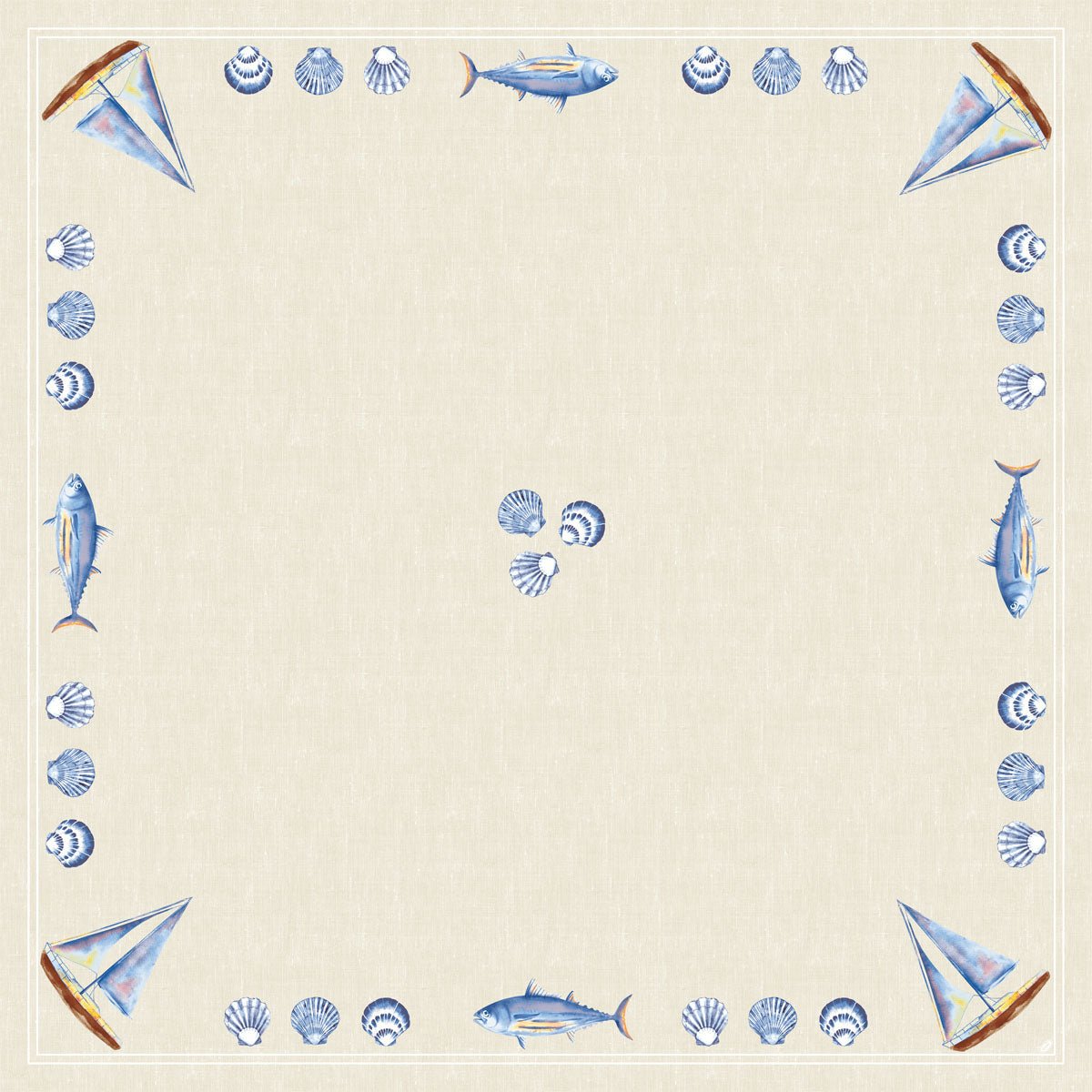 Dunicel-mellemdækken 84x84 cm fra Duni GmbH viser Tide-designet med blå sejlbåde, fisk og muslinger på beige - ideel til en maritim borddekoration. Pakke med 100 stykker - perfekt til fester og events.