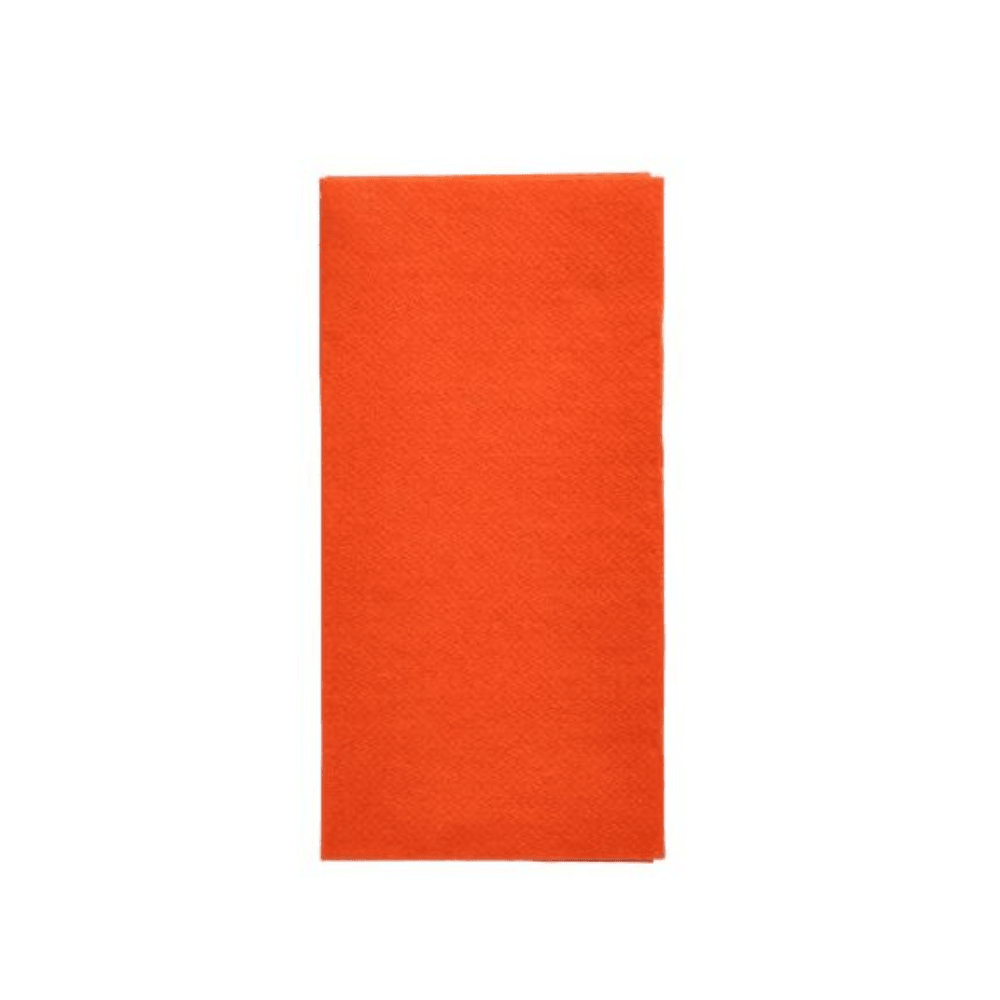 En enkelt rektangulær serviet i formatet 32 x 32 cm fra "DAILY Collection" af PAPSTAR GmbH i en lys orange farve og designet til bæredygtig komfort præsenteres foran en simpel hvid baggrund.