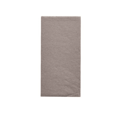 En pænt foldet, rektangulær, lysebrun PAPSTAR-serviet fra „DAILY Collection“ i formatet 32 cm x 32 cm med 1/8-fold ligger på en enkel hvid overflade og tilføjer enhver borddekoration et strejf af bæredygtig hygge.