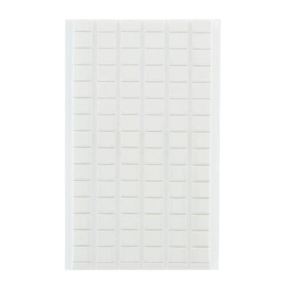 Et rektangulært ark med 3M Deutschland GmbH Scotch-FIX™ Aftagelige Klæbepuder 301008C36-P (11 mm x 15 mm, 36 stykker/pakke) viser flere rækker og kolonner af hvide, stærkt klæbende, aftagelige puder på en hvid baggrund.