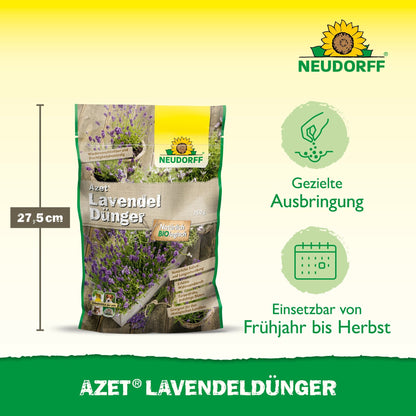 Azet LavendelGødning fra Neudorff Shop leveres i en 27,5 cm høj, opretstående pose, der viser billeder af lavendel med blå-violette blomster og produktinformationer. Piktogrammerne viser, at det er tørketolerant lavendel fra forår til efterår.