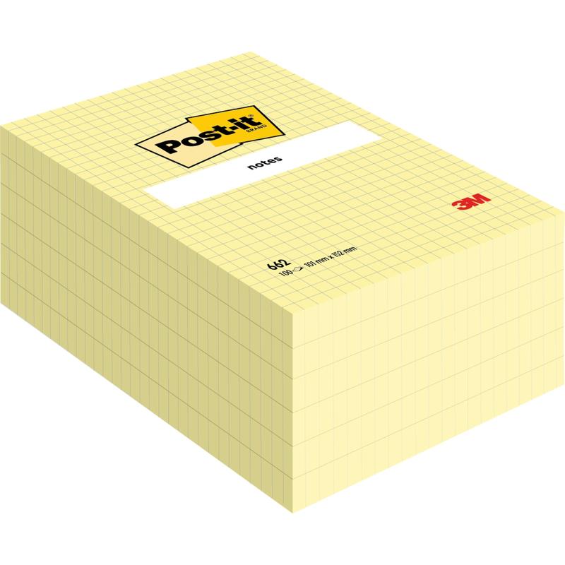 En stak Post-it® Notes i stort format, gul, gitter (101 mm x 152 mm), 100 ark/blok, 6 blokke/pakke fra 3M Deutschland GmbH. Fremstillet af 100% PEFC-certificeret papir (SGSCH-PEFC-COC-110078).