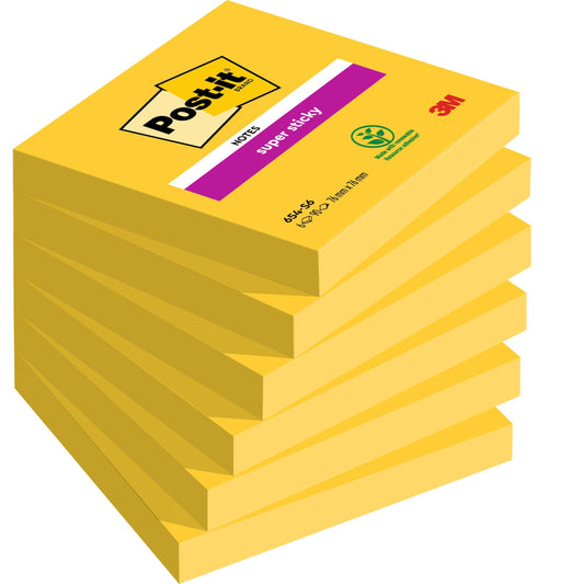 Eine Packung mit sechs rechteckigen Post-it® Notes in gelb, 76 x 76 mm, 90 Blatt pro Block von 3M Deutschland GmbH. Der obere Block ist mit einem magentafarbenen "Super Sticky"-Etikett versehen. Hergestellt aus 100% PEFC-zertifiziertem Papier (SGSCH-PEFC-COC-110078).