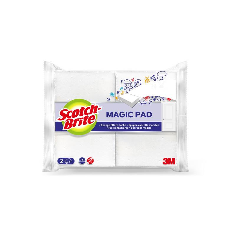 Afbildet er en pakke Scotch-Brite® Magic Pad fra 3M Deutschland GmbH med en overvejende hvid emballage og en lilla etiket. Pakken indeholder to pads, er forsynet med Scotch-Brite-logoet og viser tekst på flere sprog.