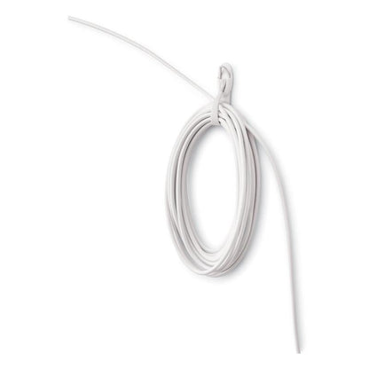 3M Deutschland GmbH Command™ kabelholder, 17304-FR, er ideel til kabelorganisation og hjælper med at undgå kabelrod - perfekt med hvidt design mod en simpel baggrund.