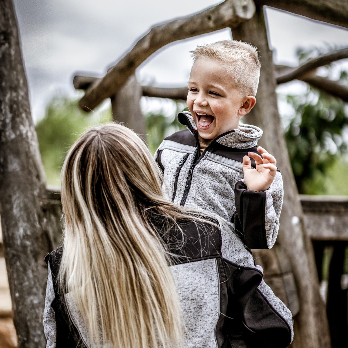 NITRAS MOTION TEX KIDS, strikket softshell-jakke, lysegrå/sort