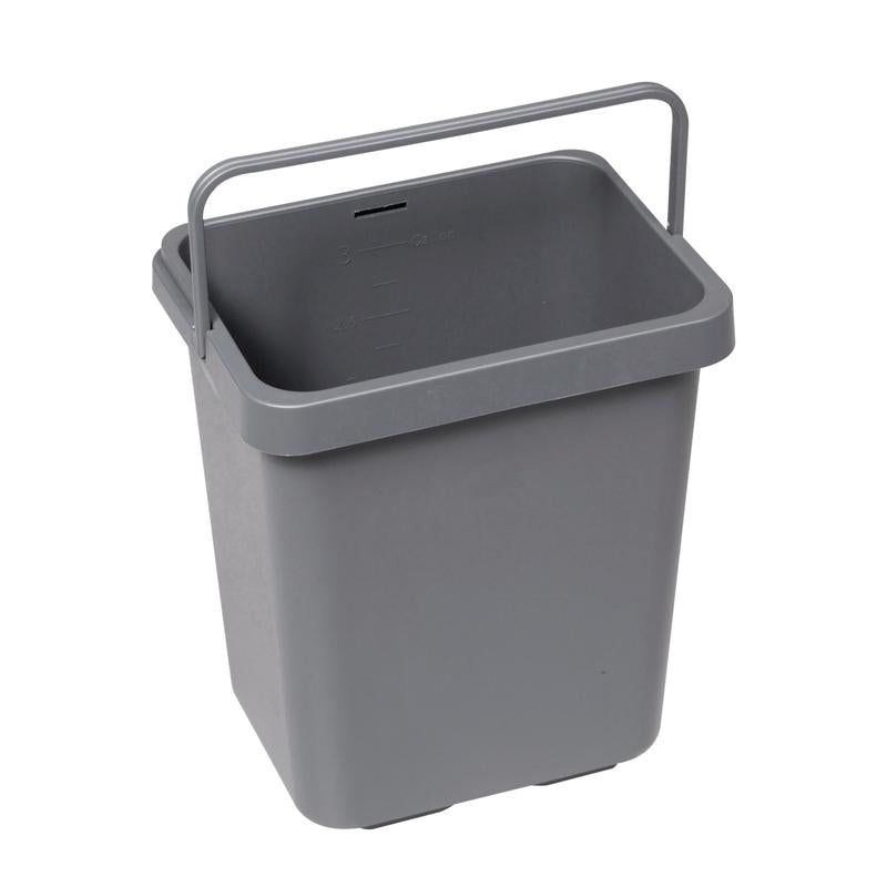 Den grå plast TASKI spand 12 liter fra Diversey Deutschland GmbH & Co. OHG, med hank og indvendig målemarkering, er vist tom på hvid baggrund. Kompatibel med kludeboks holder 7517270 eller 7517371. Pakke: 1 styk.