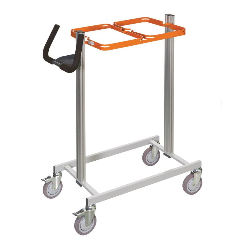 Det TASKI Nano Trolley Grundgestell fra Diversey Deutschland GmbH & Co. OHG er en robust metalvogn med fire drejehjul, en orange ramme og to sorte håndtag - ideel som alsidigt tilbehør til Nano Trolley.