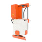 TASKI IntelliSpray Kit swingo 4000/5000 fra Diversey Deutschland GmbH & Co. OHG består af en orange vægenhed med en rektangulær hvid tank på en orange holder, der er mærket og forbundet med slanger, som bærer TASKI-logoet for en effektiv gulvpleje.