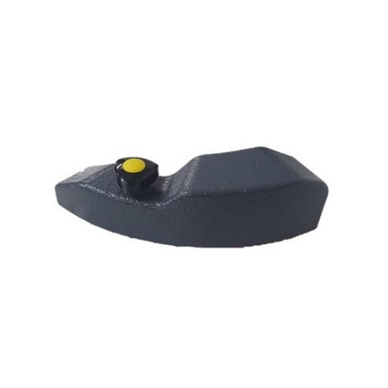 En sort, uregelmæssigt formet metaltilsatsvægt 4 kg ERGODISC FLEXX fra Diversey Deutschland GmbH & Co. OHG, med en gul hætte på toppen, til at tynge ERGODISC FLEXX; afbildet på en enkel hvid baggrund.