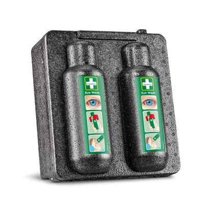 Der Orkla Wound Care AB Wärmeschrank für Augenspülung 500x2 (1 Packung, Karton) bietet sichere Aufbewahrung für Augenspülflaschen mit klaren Anweisungen und Bilder-ideal zur Ersten Hilfe bei Augenverletzungen.