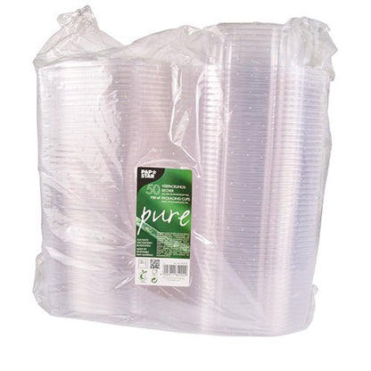 I en gennemsigtig plastikpose er der 50 PAPSTAR "pure" PLA delikatesse- og salatskåle med klaplåg. Den grøn-hvide etiket viser produktdetaljer, genbrugssymboler og fremhæver skålenes miljøvenlighed.