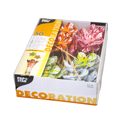 En æske med 50 PAPSTAR dekoration-pickere "vindmølle" (17,5 cm, farvesorteret) i en papirbakke, ideel som festtilbehør til drikkevarer. Emballagen er forsynet med teksten "DECORATION" fra PAPSTAR GmbH og en illustration af dekorerede drikkevarer.