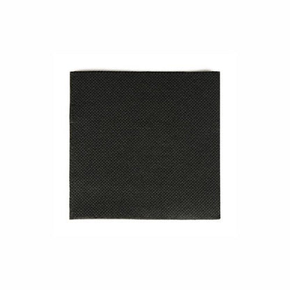En kvadratisk sort, 2-lags mikropræget PAPSTAR 125 „PUNTO“ serviet (20x20 cm) fra PAPSTAR GmbH er centreret på en enkel hvid baggrund – ideel til elegant borddekoration.
