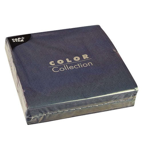 En forseglet pakke med 50 servietter fra PAPSTAR GmbH, 2-lags, 1/4-fold, 40x40 cm fra Color Collection, med 'Pap Star'-branding i øverste venstre hjørne.