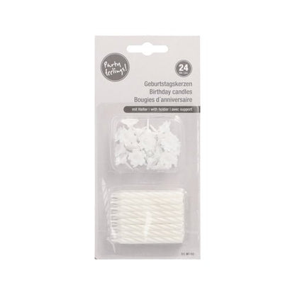 En blisterpakning med 24 fødselsdagslys fra PAPSTAR GmbH, 6 cm hvid med holdere. Flersproget emballage (tysk, engelsk, fransk); lysene er synlige gennem klar plastfolie.