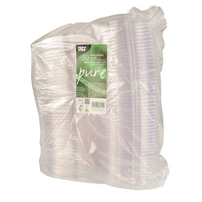 En gennemsigtig plastpose indeholder 50 PAPSTAR delikatesse- og salatskåle med klaplåg, PLA "pure" krystalklar fra PAPSTAR GmbH. Den grøn-hvide etiket viser produktoplysninger, genbrugsinformationer og henviser til det komposterbare PLA-materiale.
