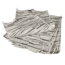En stak PAPSTAR 5 indpakningspapirer „Newsprint“ fra PAPSTAR GmbH (3cm x 2cm) med teksten „NEWS“ og „JOBS“ ligger på en hvid overflade, der minder om traditionelt indpakningspapir.
