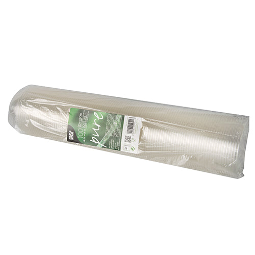 En rullet stak af transparente PAPSTAR 100 kuppel-låg, PLA "pure" runde låg (Ø 9,5 cm, 4,5 cm), fra PAPSTAR GmbH, indpakket i en transparent emballage med en grøn-hvid etiket med produktinformationer.