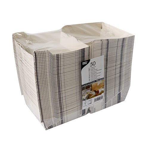 En forseglet pakke med 50 PAPSTAR burgerbokse "Newsprint" stor (7,8x11x11,5 cm) fra PAPSTAR GmbH, lavet af robust pap, med stribet avispapirmotiv og produktetiket, indpakket i delvist gennemsigtig krympefolie.