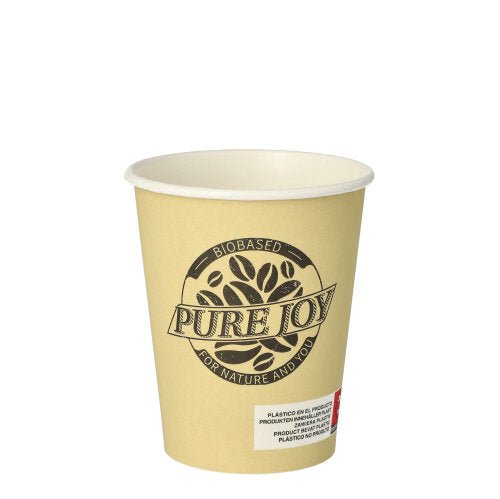 Den PAPSTAR 20 drikkebæger (pap, 0,2 l, Ø 8 cm) fra PAPSTAR GmbH er en beige økobæger med "PURE JOY", kaffebønne-grafik i sort, "BIOBASED FOR NATURE AND YOU" og en lille hvid-rød etiket i bunden.