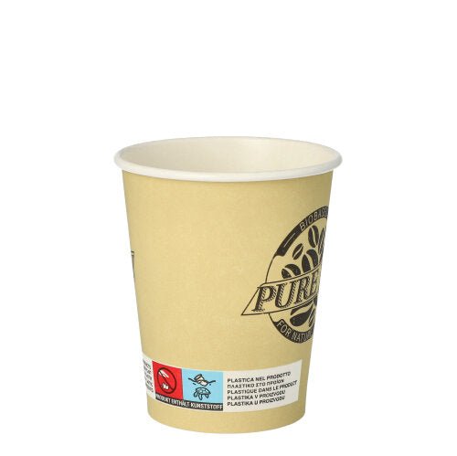 Et enkelt PAPSTAR 20 drikkebæger, pap 0,2 l Ø 8 cm fra PAPSTAR GmbH er afbildet på en enkel hvid baggrund med beige design, sort logo og tekst samt en miljøetiket med symboler og advarsler i bunden.
