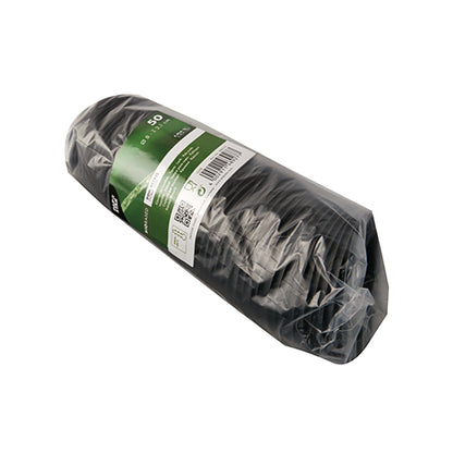 En pakke med 50 hvide runde kuppelåg af C-PLA fra PAPSTAR GmbH, 2,1 cm høje, i en gennemsigtig emballage med en grøn-hvid etiket med tekniske data, stregkode og henvisninger til alsidige anvendelser.