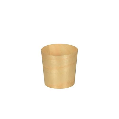 De PAPSTAR fingerfood-skåle af træ "pure", rund, Ø 4,5 cm (12 stykker) fra PAPSTAR GmbH er små, runde træskåle, der er ideelle til servering af fingerfood og miljøvenligt forbedrer ethvert dækket bord. Afbildet på en enkel hvid baggrund.