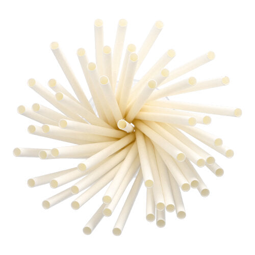 En klynge af PAPSTAR Shake-sugerør af papir Ø 8 mm, 25 cm (135 stykker) fra PAPSTAR GmbH er arrangeret i et cirkulært, stråleformet mønster og set ovenfra på en hvid baggrund.