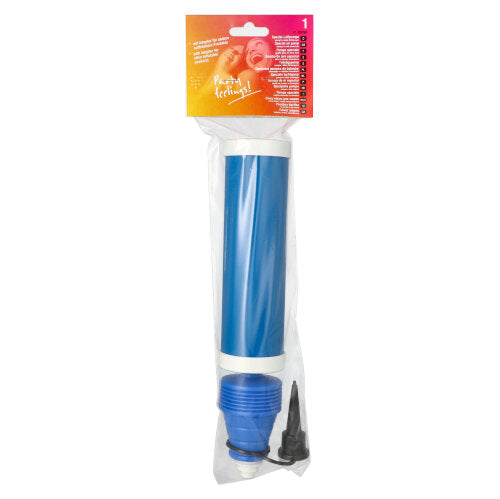 Die PAPSTAR Spezial-Luftballonpumpe 27,5 cm blau von der PAPSTAR GmbH ist eine blaue Ballonpumpe mit schwarzer Düse, verpackt in einem durchsichtigen Beutel mit einer orangeroten Kopfkarte mit „Luftballons“-Bildern und -Text.