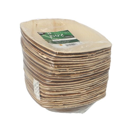 En pakke med 25 PAPSTAR „pure“ QUADRATO naturpalmebladsskåle fra PAPSTAR GmbH, lavet af biologisk nedbrydeligt materiale, oval formet, lysebrun og pakket ind i transparent folie med grøn etiket.