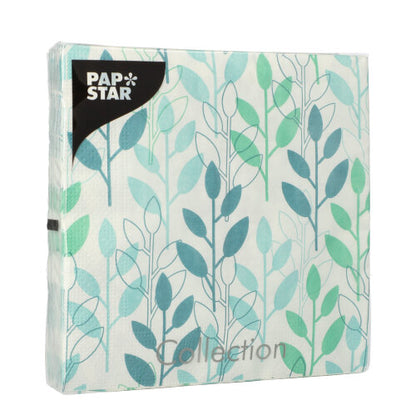 En forseglet pakke fra PAPSTAR GmbH 20 servietter, blå, 3-lags, 33 x 33 cm, 1/4-fold, med "Collection" på forsiden.