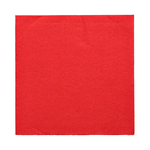 Auf weißem Hintergrund ist eine rote Papierserviette (32 x 32 cm) der PAPSTAR GmbH mit 50 Servietten „DAILY Collection“ im 1/4-Falz-Format abgebildet.