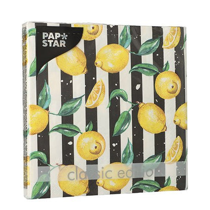 En 20-pak PAPSTAR servietter (33x33 cm, 3-lags, 1/4-fold) fra PAPSTAR GmbH imponerer med sit sort-hvide stribedesign med citroner og grønne blade for stilfuld holdbarhed.