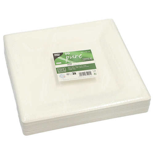 En stabel PAPSTAR 50 tallerkener af sukkerrør „pure“, bæredygtige og komposterbare, fra PAPSTAR GmbH, pakket i plastik. Den grøn-hvide etiket øverst viser produktinformationer og tallet 50.